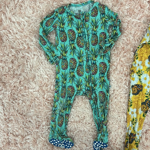 12-18 month Bums and Roses zip up footie pajamas. Excellent used condition. - Picture 2 of 13